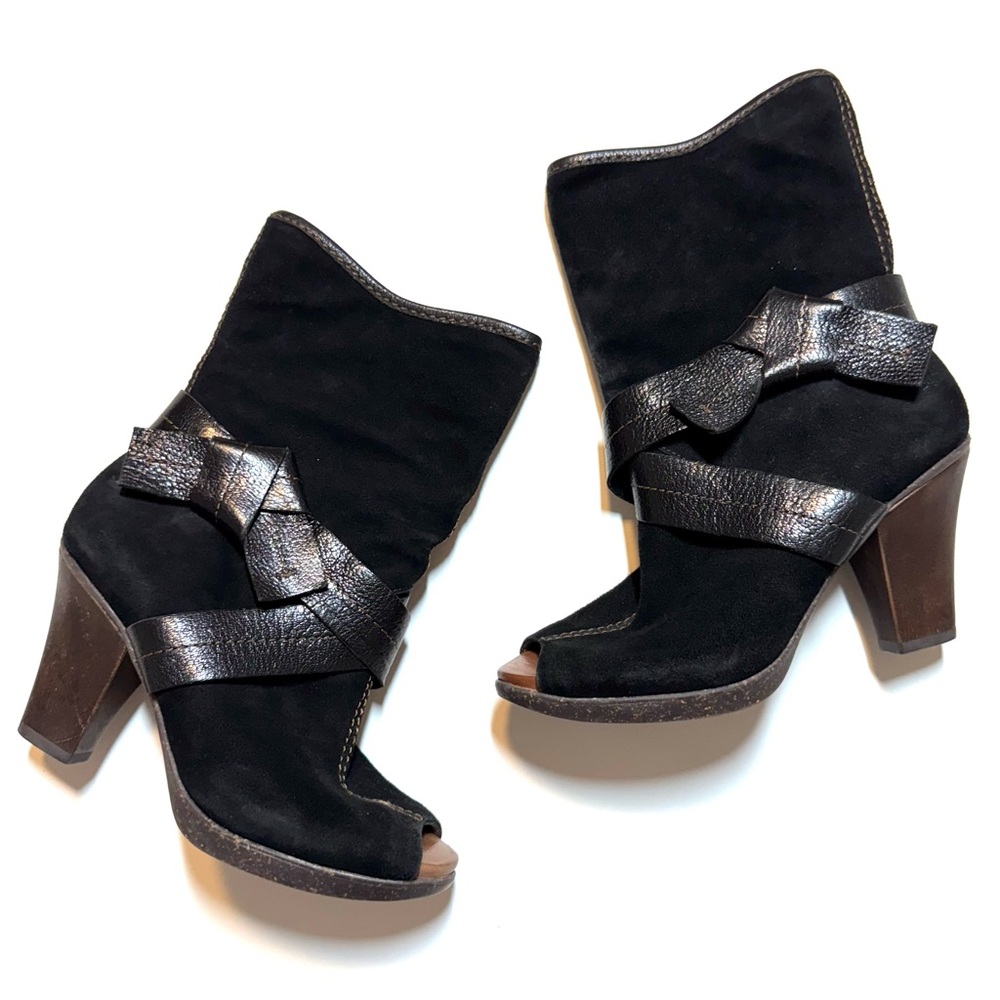 Naya Artemis Black Suede Leather Peep Toe Heeled Ankle Booties Women’s Size 4